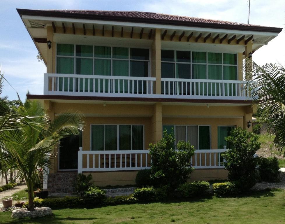 Moalboal Beach Resort Alcantara  Bilik gambar